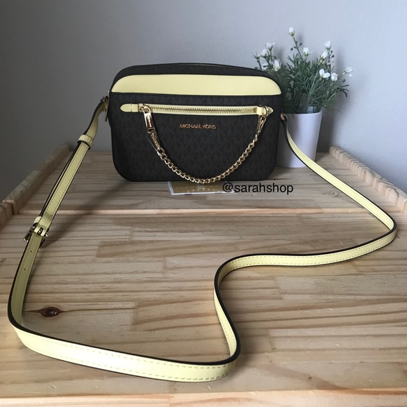 🌼Michael Kors Purse - Picture 2 of 13